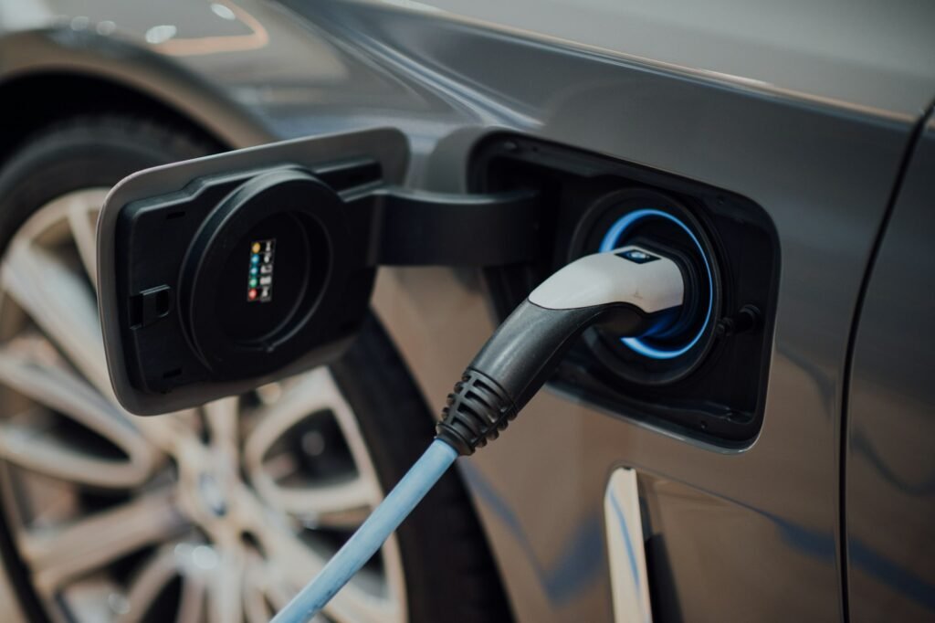 MME abre consulta sobre recarga de veículos elétricos e conexão às redes